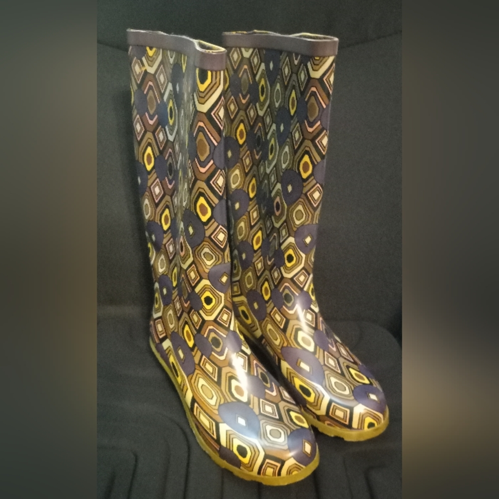 Women's Puppy Rain Boot Size 38EU 8US